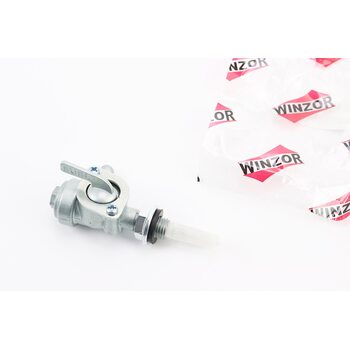 Кран бака топливного М10, левый с отстойником