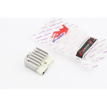 Реле-регулятор напруги (контакти навряд)