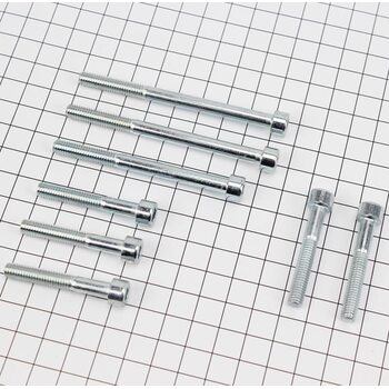 Болти кріплення кришки двигуна правої 70сс к-кт 8шт (під шестигранник)