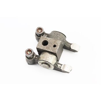 Коромысла клапанов в сборе