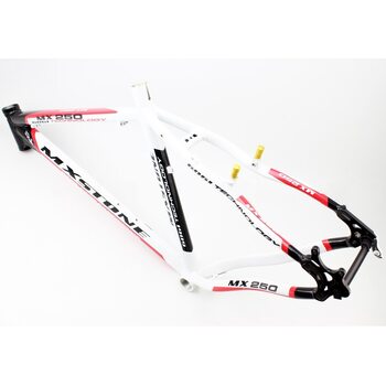 Рама 26" (Cross-Country, Size 19"- L) алюминиевая, гидроформированая, под диск. и V-brake тормоз, кареточный узел 68мм, белый (вес 1900 г), MX 250