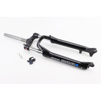 Вилка 26" амортизационная, без резьбы 1-1/8" (28,6мм), шток 240мм, с ходом 100мм, Disk-brake, пружинно-масляная, выносной Lockout, чёрная XCM30 RL